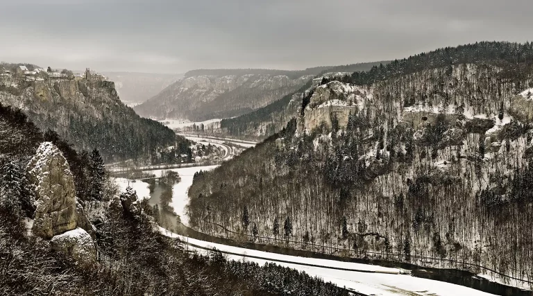 Donautal im Winter zwischen Schloss Werenwag und Beuron