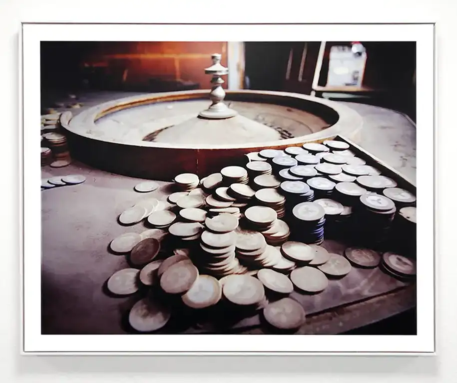 Sam Leon Bar, Roulette table